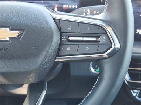 Used 2025 Chevrolet Traverse LT image 27