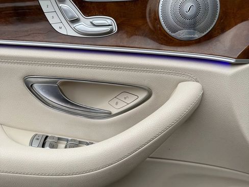 Used 2020 Mercedes-Benz E 350 4MATIC Sedan image 23