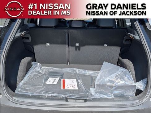 New 2026 Nissan Kicks SR w/ Cold Weather Package image 23