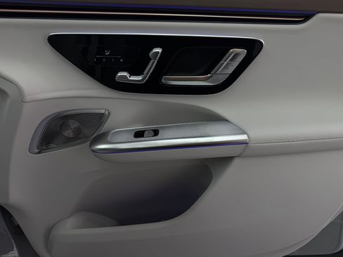 New 2026 Mercedes-Benz EQE 320 4MATIC SUV image 22