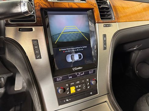 Used 2012 Cadillac Escalade Platinum AWD/4WD image 18