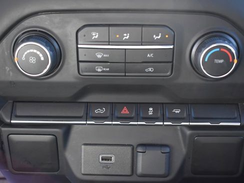 Used 2020 Chevrolet Silverado 1500 Custom w/ Custom Value Package image 23