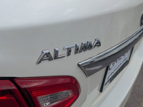 Used 2017 Nissan Altima 2.5 SL w/ Technology Package image 14