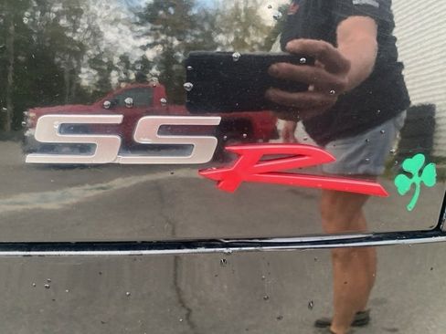 Used 2004 Chevrolet SSR w/ Preferred Equipment Group image 27