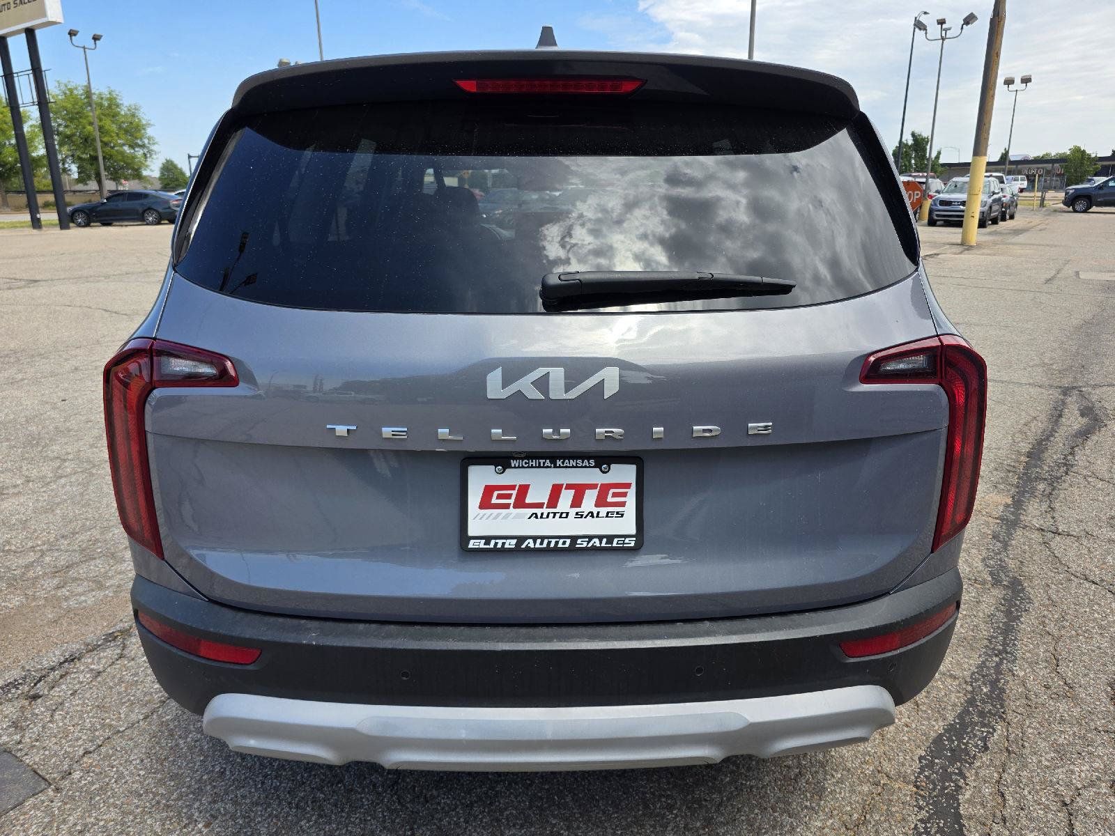Used 2022 Kia Telluride LX FWD image 6