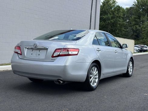 Used 2011 Toyota Camry XLE w/ SE/XLE Extra-Value Pkg FWD image 22