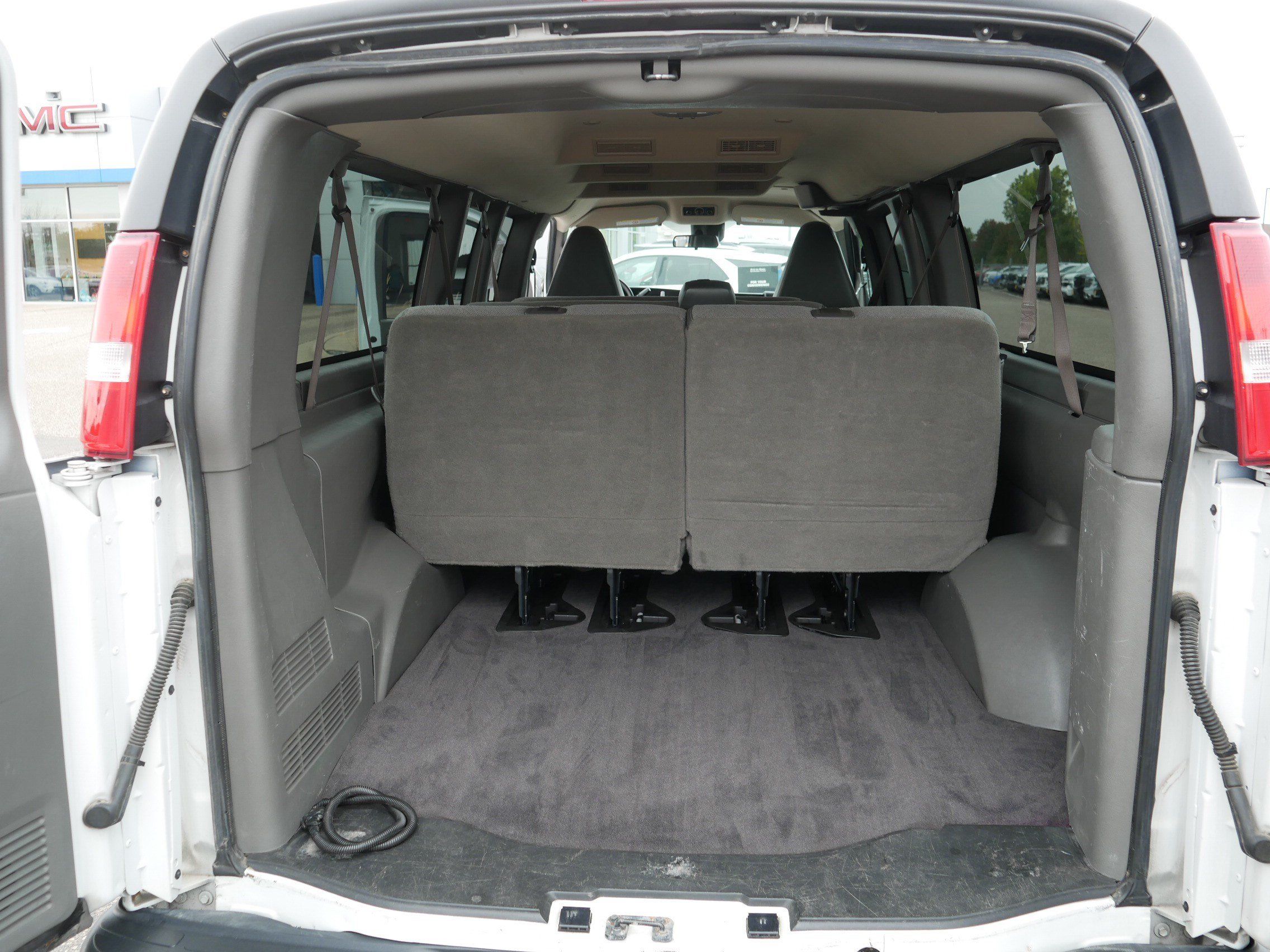 Used 2019 Chevrolet Express 3500 LT w/ LT Preferred Equipment Group RWD image 18