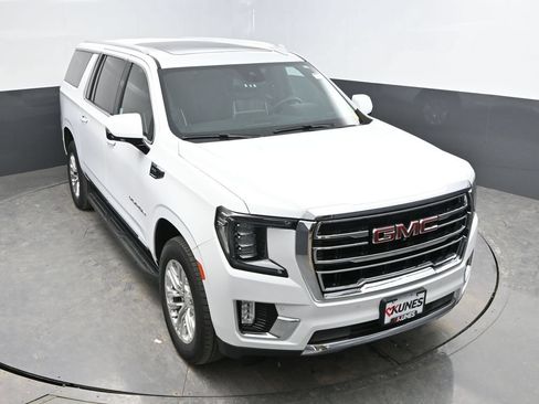 Used 2023 GMC Yukon XL SLT w/ SLT Luxury Package AWD/4WD image 30