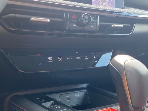 New 2025 Nissan Kicks SR image 27