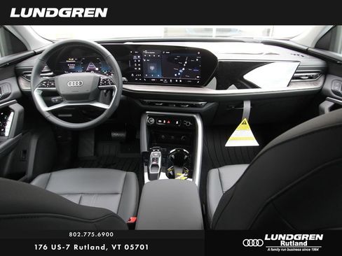 New 2025 Audi Q5 Premium image 2