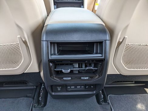New 2026 Jeep Grand Cherokee Limited RWD image 40