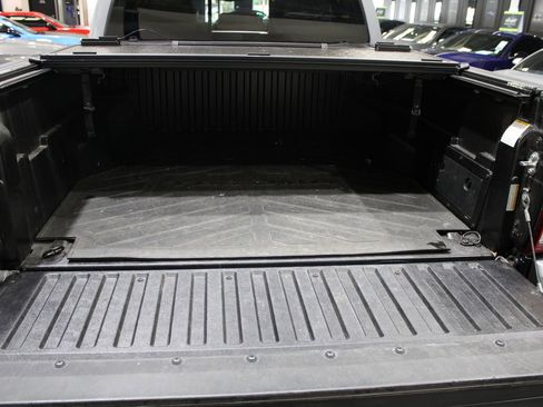 Used 2020 Toyota Tacoma SR5 w/ Technology Package AWD/4WD image 13