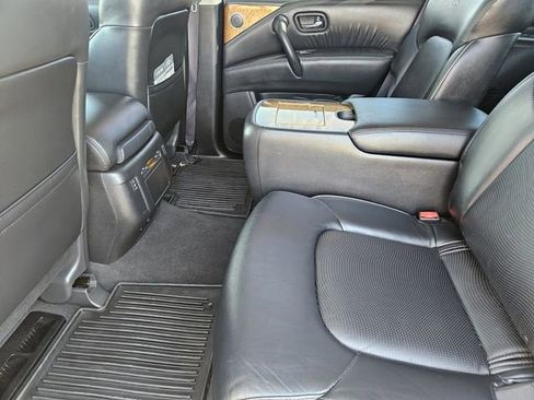 Used 2014 INFINITI QX80 w/ Theater Package image 30