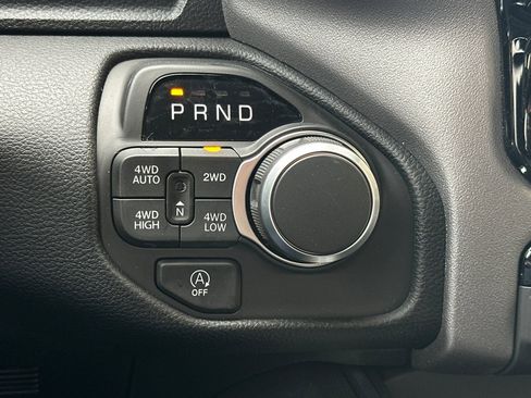 New 2026 RAM 1500 4x4 Crew Cab image 19