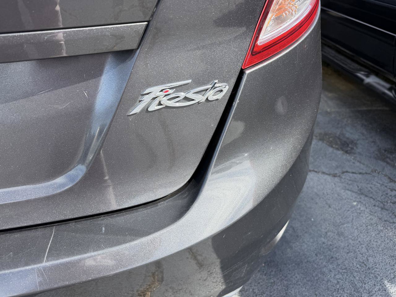 Used 2019 Ford Fiesta SE FWD image 4