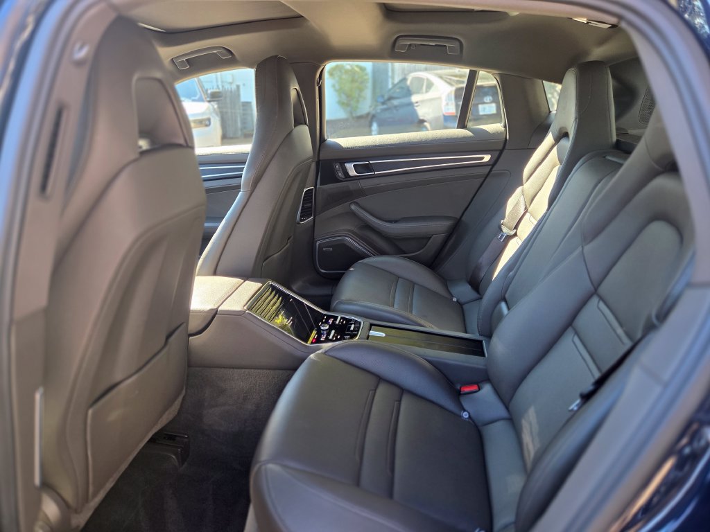 Used 2022 Porsche Panamera 4 Platinum Edition w/ Assistance Package AWD/4WD image 21
