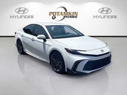 Used 2025 Toyota Camry SE w/ Convenience Package