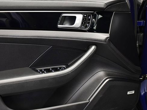 Used 2020 Porsche Panamera 4 image 33