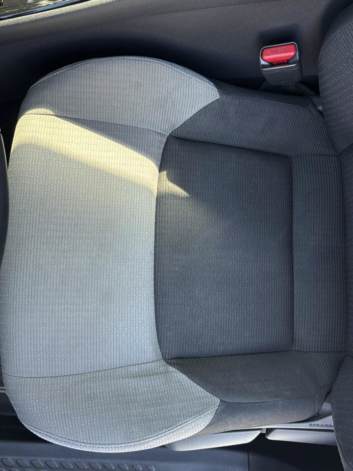 Used 2019 Toyota C-HR XLE FWD image 29