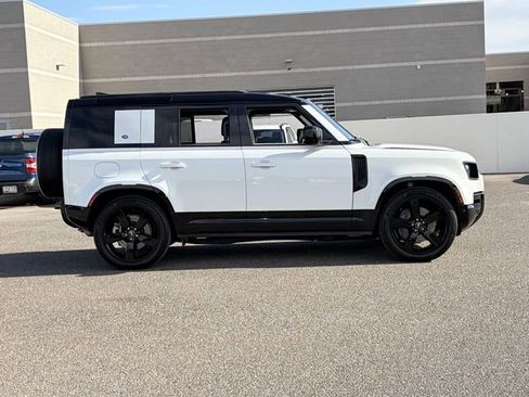 Used 2023 Land Rover Defender 110 X-Dynamic SE AWD/4WD image 28