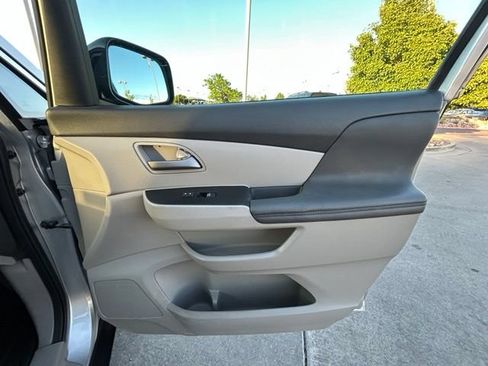 Used 2013 Honda Odyssey EX image 31