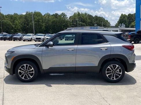 New 2026 Chevrolet TrailBlazer LT w/ Convenience Package FWD image 2