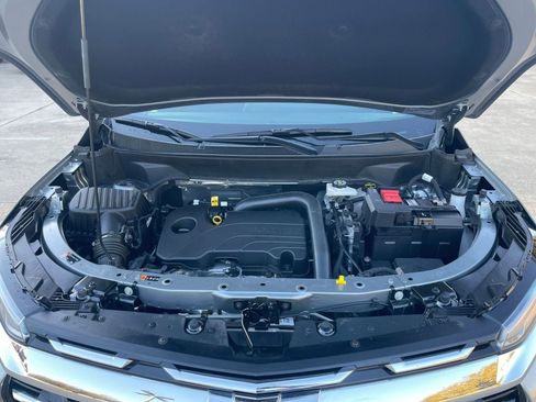 Used 2025 Chevrolet Equinox LT image 32