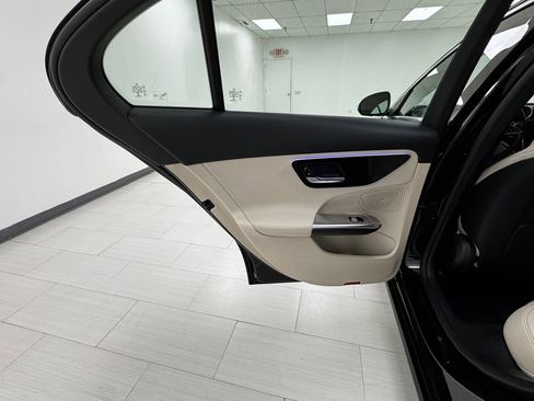 Used 2022 Mercedes-Benz C 300 4MATIC Sedan image 11