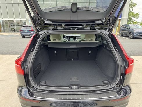 New 2026 Volvo V60 B5 Cross Country Ultra w/ Protection Package Premier image 29