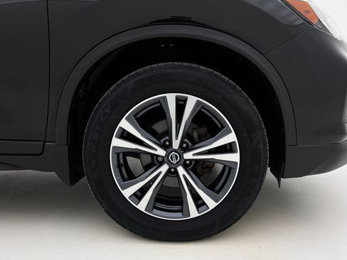 Used 2019 Nissan Rogue SV w/ Premium Package image 29