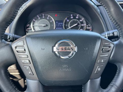 Used 2017 Nissan Armada Platinum image 32