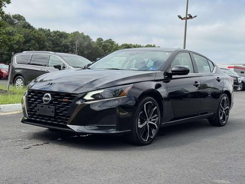 Used 2024 Nissan Altima 2.5 SR FWD image 23