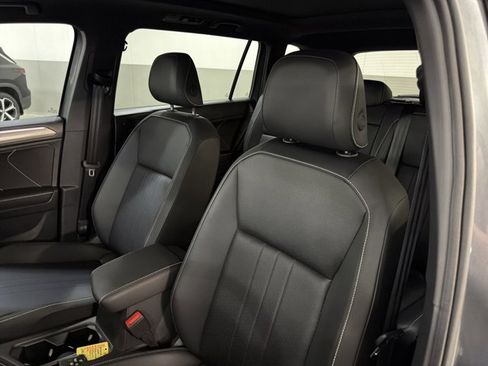 Certified 2024 Volkswagen Tiguan SE R-Line w/ MDO Package, Three-Row FWD image 14
