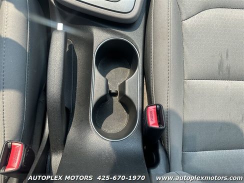 Used 2017 Hyundai Elantra SE FWD image 34