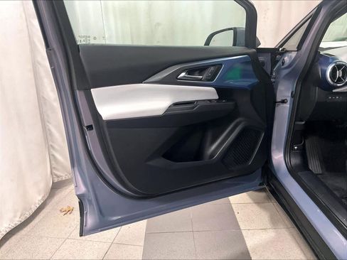 Used 2025 Chevrolet Equinox EV LT image 9