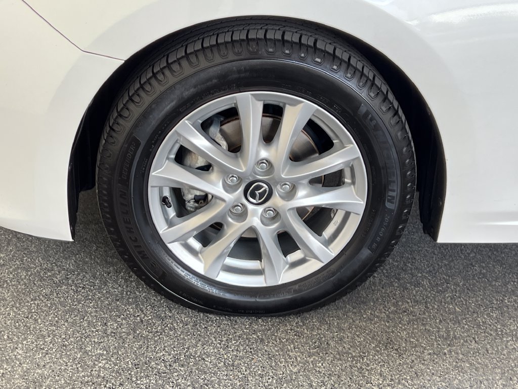 Used 2014 MAZDA MAZDA3 i Touring w/ Technology Package FWD image 27