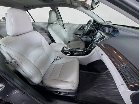Used 2017 Honda Accord EX-L image 29