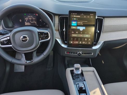 New 2026 Volvo XC90 B6 Plus image 12