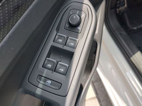 Used 2024 Volkswagen Golf R AWD/4WD image 17