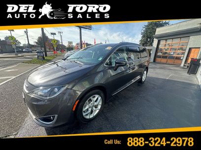 Used 2017 Chrysler Pacifica Touring-L Plus w/ Advanced Safetytec Group