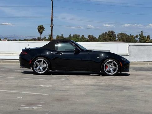 Used 2024 MAZDA MX-5 Miata Grand Touring RWD image 32