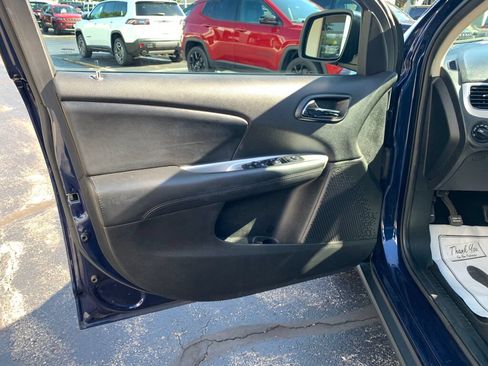 Used 2017 Dodge Journey SE w/ Flexible Seating Group FWD image 9
