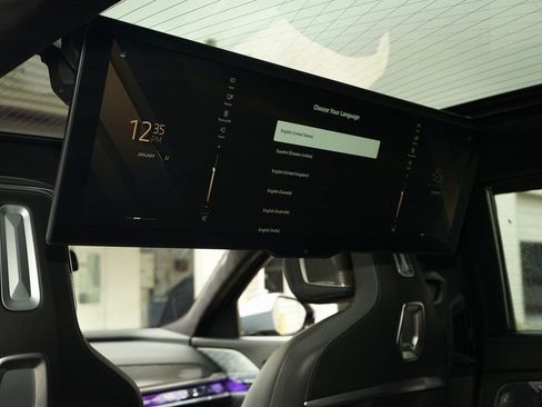 Used 2023 BMW 760i xDrive image 25