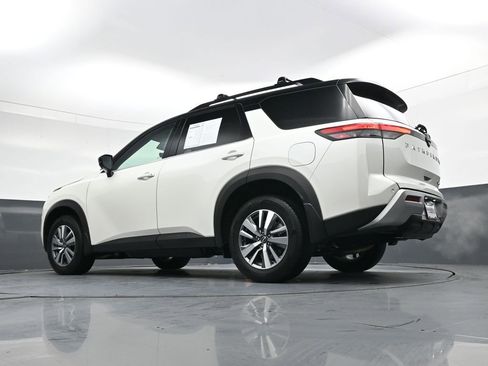 Used 2024 Nissan Pathfinder SL image 41