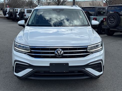 Used 2023 Volkswagen Tiguan SE AWD/4WD image 36