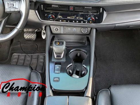 Used 2022 Nissan Rogue SV w/ SV Premium Package FWD image 23