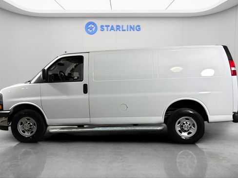 Used 2024 Chevrolet Express 2500 w/ Driver Convenience Package RWD image 3