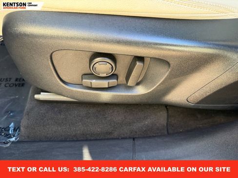 Used 2020 Land Rover Range Rover Velar R-Dynamic S image 34