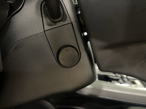 Used 2022 Ford F150 Lariat w/ Equipment Group 502A High image 34