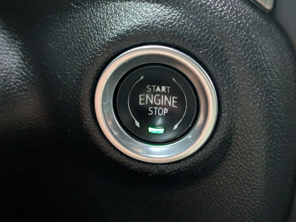 Used 2020 GMC Sierra 2500 Denali w/ Denali Ultimate Package AWD/4WD image 18